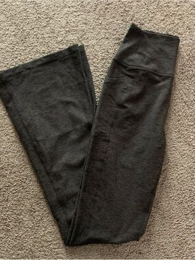 SOFT Kirkland Signature Women’s Stretch Mini Flare Leggings - Small